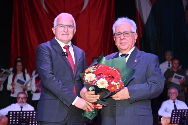 KUMLUCA’DA “ÇANAKKALE DESTANI” ORATORYOSU SAHNELENDİ